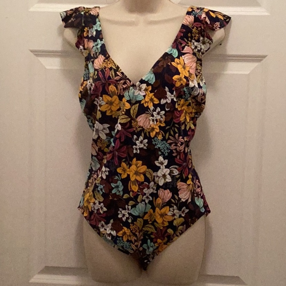 Beach Betty by Miracle Brands Floral Ruffle Sleeve One Piece Swimsuit SZ L Blue